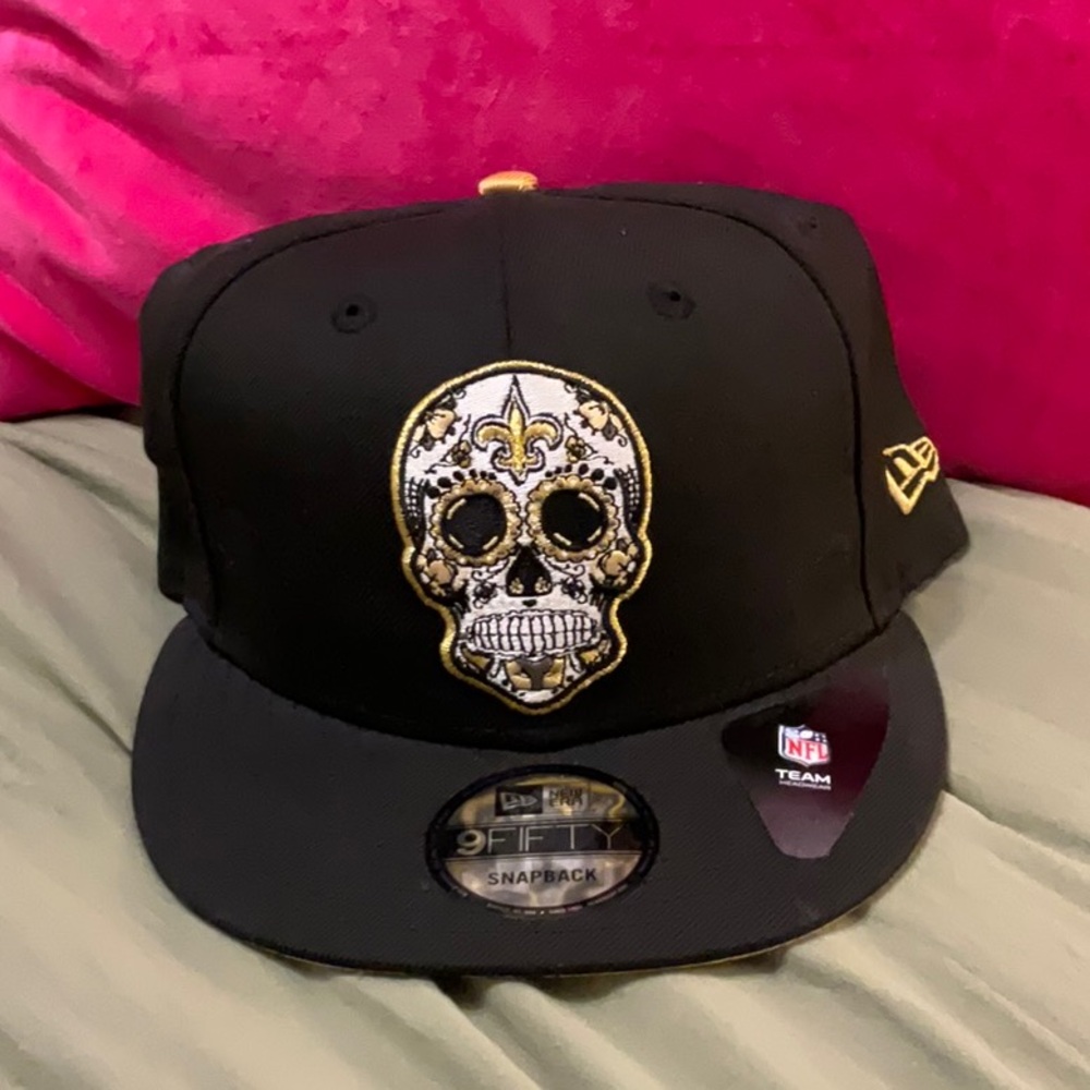 SAINTS New Era Black NFL Skull Fleur-de-lis Snapback Hat